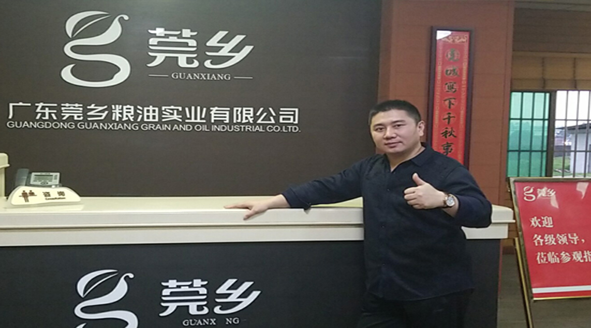 蜂群无人机科目对抗演习